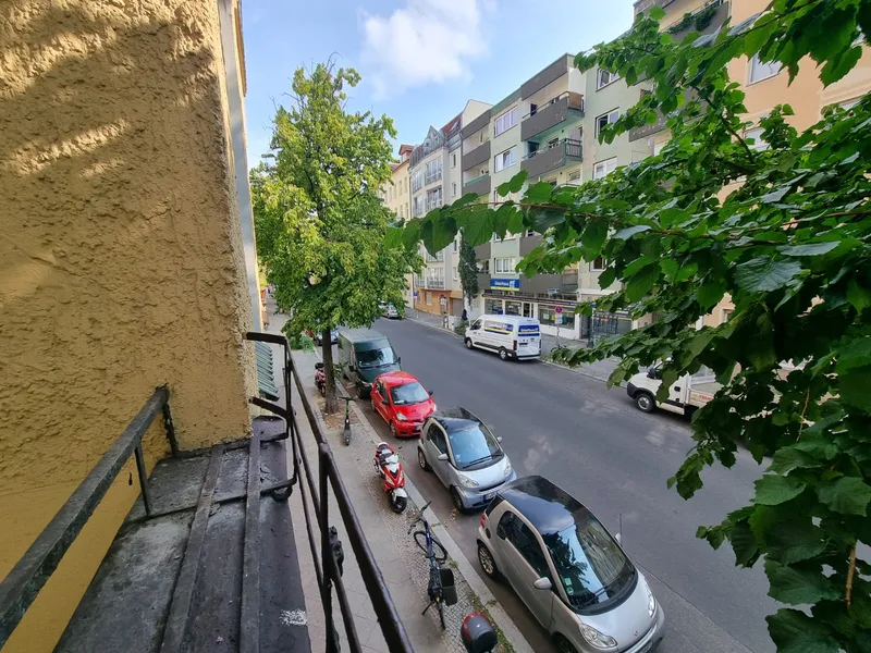 Helle 2-Zimmer-Altbauwohnung mit Ostbalkon und schönen Holzböden — photo 1